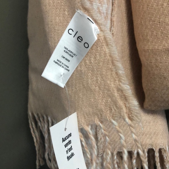 Pink scarf - Picture 2 of 2